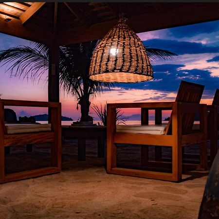 Villa Refugio Na Frente Do Mar Em Ilha De Araujo Parati Esterno foto