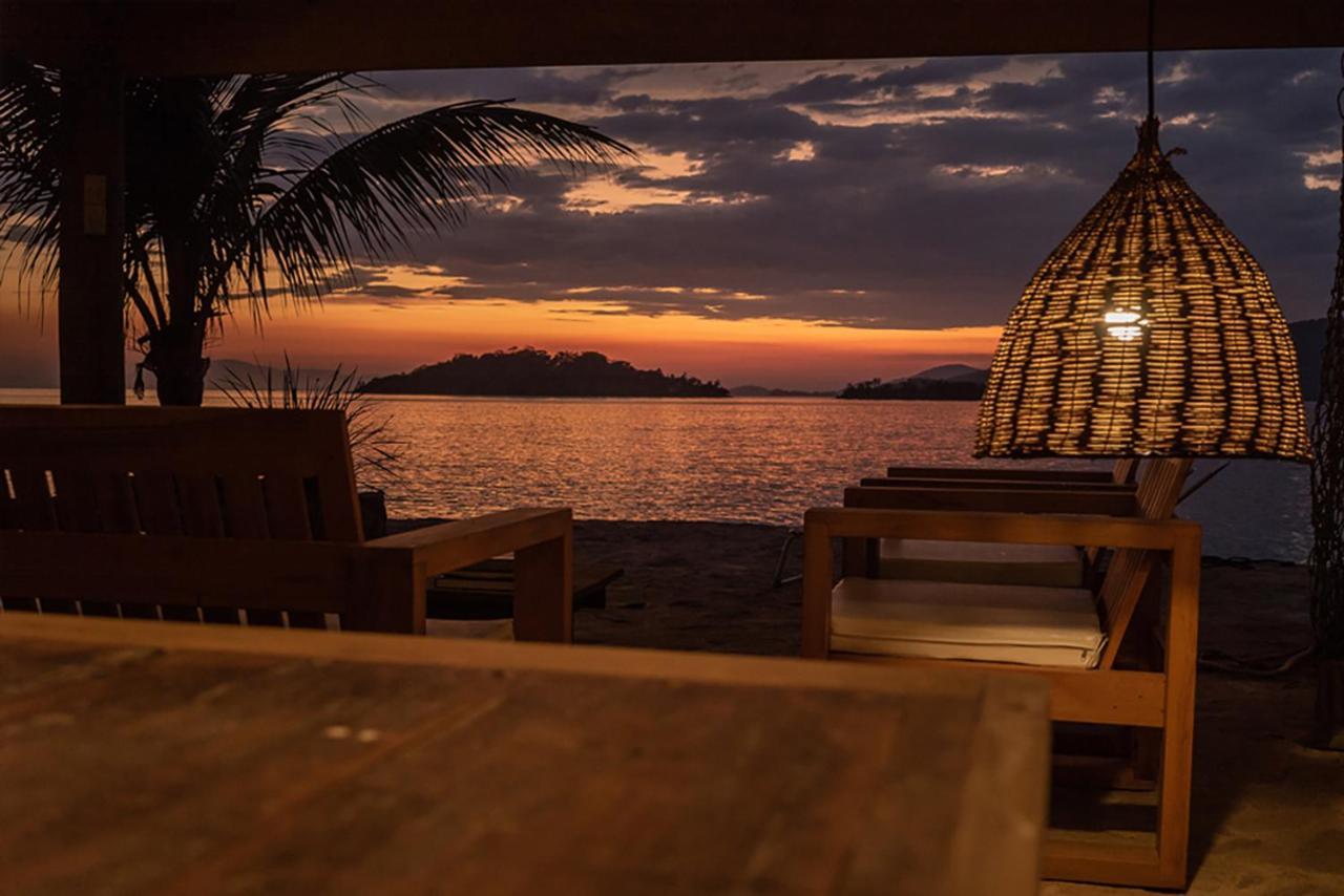 Villa Refugio Na Frente Do Mar Em Ilha De Araujo Parati Esterno foto